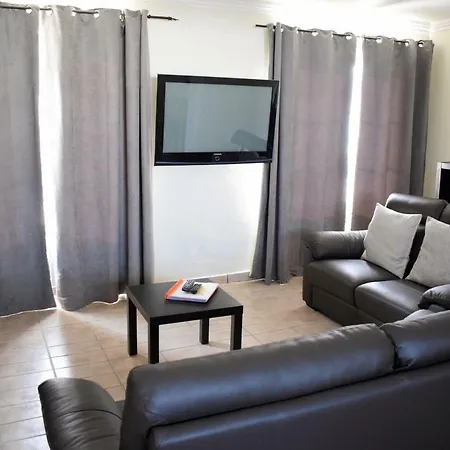 Imogen With New Heated Swimming Pool Vila *