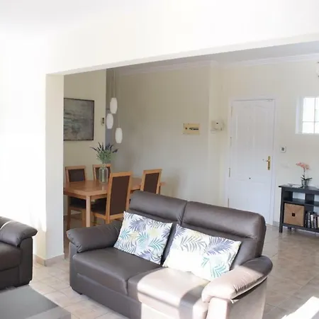 Imogen With New Heated Swimming Pool 普拉亚布兰卡